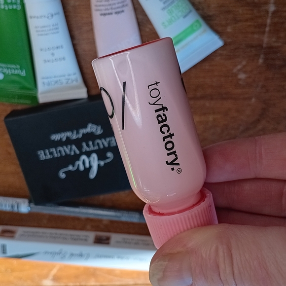 Beauty And Cosmetic Collection Of 10 Unopened  Brand Sample And Full Sizes Lot - Picture 6 of 10